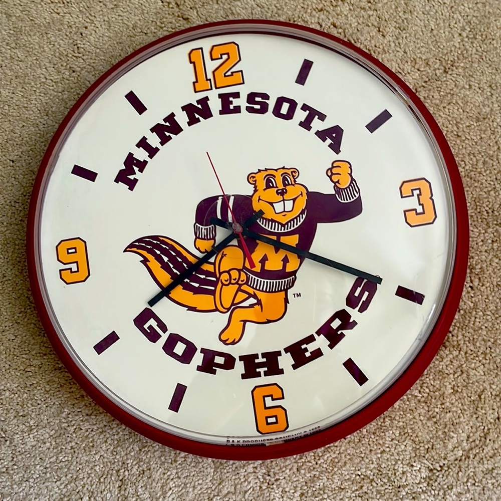 Minnesota Gophers Wall mount clock